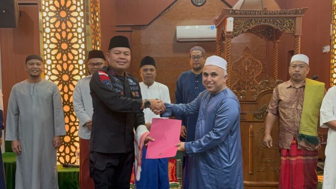 Brimob Kepri Gelar Sambang Ibadah Subuh Berjamaah di Masjid Nurul Dakwah Wadansat Brimob Kepri, AKBP Suwinto, SIK menyampaikan kegiatan ini bertujuan untuk mempererat dan meningkatkan sinergitas antara Polri dan masyarakat.