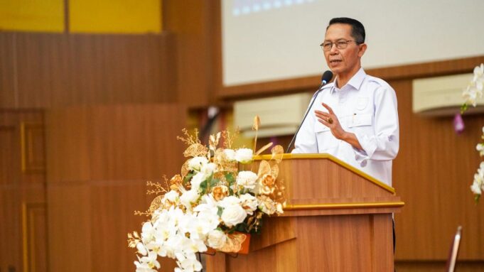 Buka PKKMB Universitas Batam, Amsakar Achmad : Pendidikan Faktor Pendukung Daya Saing SDM