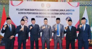 Tujuh Komisioner KPID Kepri Resmi Dilantik, Wagub Nyanyang Tekankan Tanggung Jawab Moral