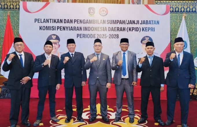 Tujuh Komisioner KPID Kepri Resmi Dilantik, Wagub Nyanyang Tekankan Tanggung Jawab Moral