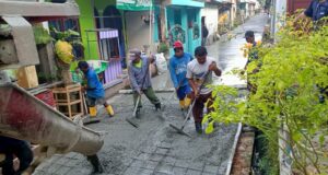 Warga Pancur Baru RW 13 Duriangkang Gembira: Semenisasi Gang Perumahan Rampung, Jalan Makin Mulus