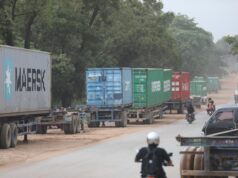 Instruksi Kepala BP Batam Diabaikan, Chassis Kontainer Masih Terparkir di Jalan Yos Sudarso