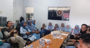 PWI Rokan Hulu dan IKWI Kunjungi PWI Batam, Berdiskusi Program Kerja dan Silaturahmi