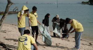 Kolaborasi untuk Bumi: Ascott Region Batam Bersatu dalam Aksi World Cleanup Day 2025 di Pantai Bahagia, Nongsa