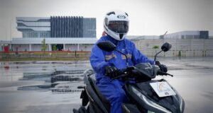 Cuaca Tak Menentu, Honda Ajak Pengendara Tetap Cari Aman di Musim Hujan