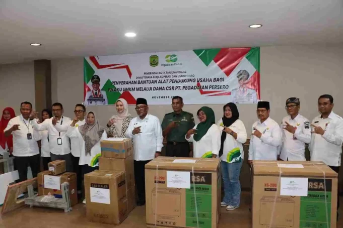 Pegadaian Serahkan Bantuan CSR Kepada UMKM Tanjungpinang, Walikota Lis: Manfaatkan untuk Kembangkan Usaha