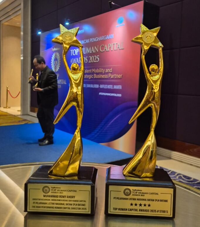 Berkomitmen Wujudkan SDM Unggul, PLN Batam Raih Bintang 5 Penghargaan “TOP Human Capital Awards 2025”