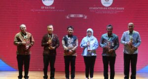 Beri Kemudahan Layanan Perizinan, BP Batam Raih Penghargaan Bhumandala Ariti