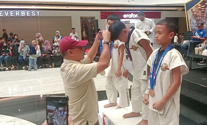 Perhelatan Sengit Dua Petarung Tutup Kejursat IV Tarung Derajat Kota Batam 2025