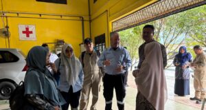 Di Antara Bau Cat dan Mimpi Baja: Ketika Industri Menyapa Ruang Kelas SMKN 3 Batam