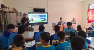 Menyalakan Api di Ujung Negeri: Literasi yang Tumbuh dari Sanggar Tua Jenaka