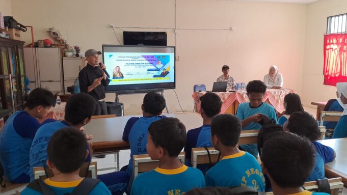 Menyalakan Api di Ujung Negeri: Literasi yang Tumbuh dari Sanggar Tua Jenaka