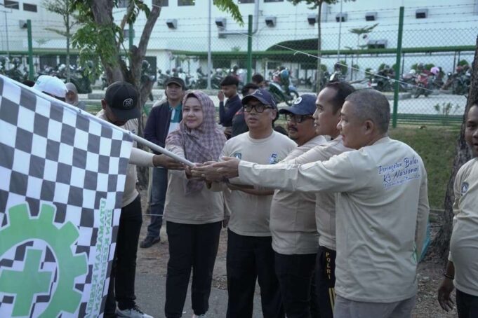 Nyanyang Haris Ramaikan Jalan Santai Bulan K3 Nasional di Muka Kuning