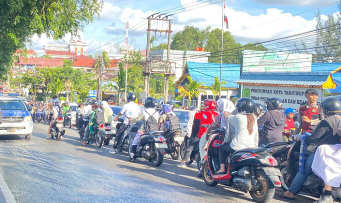 Tumpahan Oli Picu Kecelakaan Beruntun di Tanjungpinang