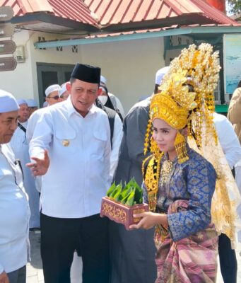 Ribuan Peziarah Padati Pulau Penyengat, Raja Ariza Dorong Kunjungan Wisata Sejarah