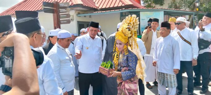 Ribuan Peziarah Padati Pulau Penyengat, Raja Ariza Dorong Kunjungan Wisata Sejarah