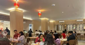 Rayakan Imlek di Bulan Ramadhan, Hotel Maxone Perkuat Semangat Kebersamaan Karyawan