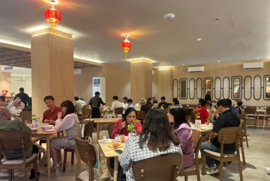 Rayakan Imlek di Bulan Ramadhan, Hotel Maxone Perkuat Semangat Kebersamaan Karyawan
