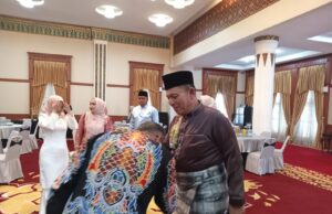 Gedung Daerah Dipenuhi Warga, Gubernur Kepri Berbagi Kebahagiaan di Hari Raya