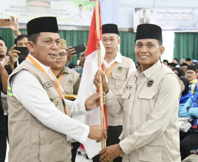 Gubernur Kepri, Ansar Ahmad Resmi Lepas Keberangkatan Kloter Pertama Jemaah Haji Kepri 2026