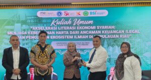 Rektor UMRAH Buka Kuliah Umum, Kupas Tuntas Bahaya Pinjol dan Judol