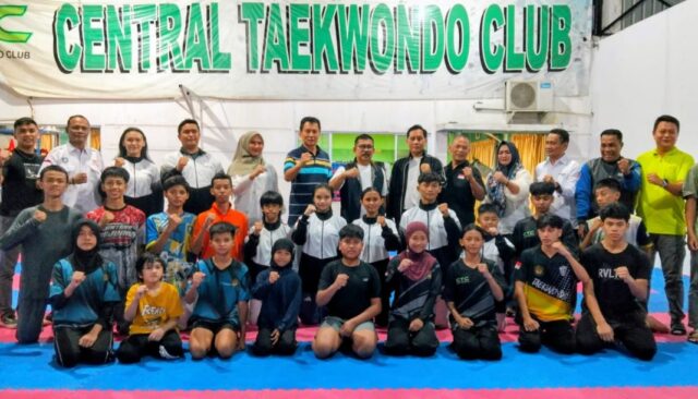 KONI Kepri Lepas Atlet Taekwondo, Targetkan Prestasi di Samarinda