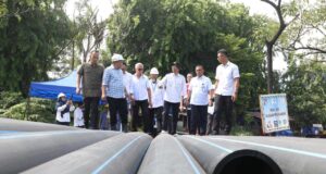 Amsakar Achmad Cek Progres Pemasangan Pipa Air Bersih di Batam