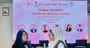 Seminar Kartini, Ketua IWAPI Batam Rina Safitri Dorong Perempuan Melek Investasi dan Mandiri Finansial