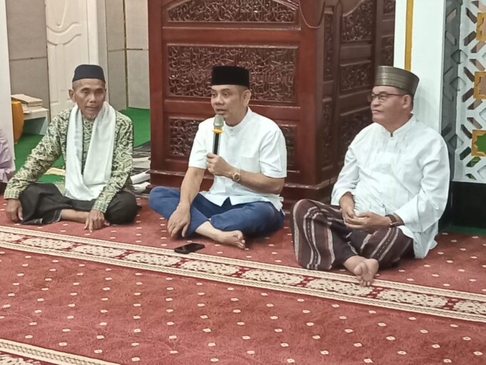 Dharma Setiawan Bantu Penyelesaian Rumah Marbot di Jalan Ganet