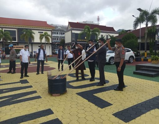 Polresta Tanjungpinang Musnahkan 1,8 Kilogram Narkoba, 12 Tersangka Diamankan