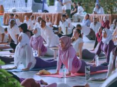 Kolaborasi HARRIS Resort Waterfront Batam dan HARRIS Hotel Batam Center Hadirkan “Yoga for Healthy Ageing”
