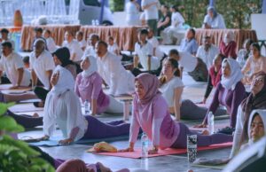 Kolaborasi HARRIS Resort Waterfront Batam dan HARRIS Hotel Batam Center Hadirkan “Yoga for Healthy Ageing”