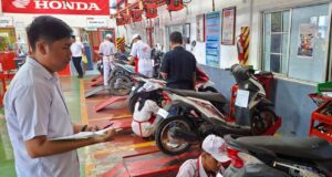 74 Siswa TSM SMKN 3 Batam Jalani UKK Berstandar Industri Honda
