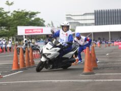 Perempuan Pengendara Motor Wajib Tahu, Ini 5 Tips Aman di Jalan