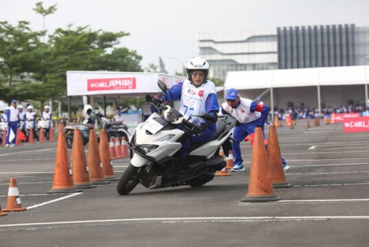 Perempuan Pengendara Motor Wajib Tahu, Ini 5 Tips Aman di Jalan