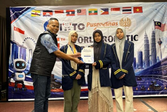 Membanggakan! Pondok Pesantren Karya Mas Bangsa IIBS Borong Piala Kejuaraan Robotika Tingkat Internasional
