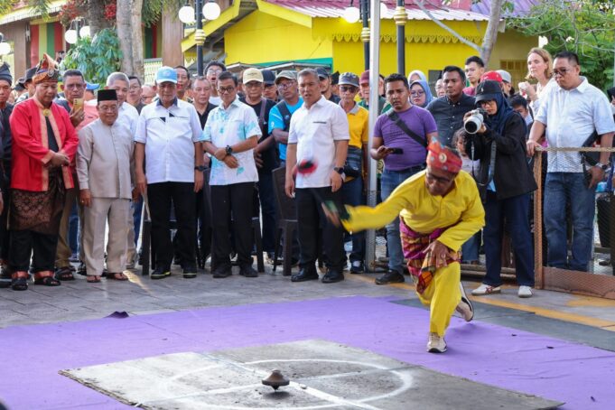 Gubernur Ansar Ingin Permainan Rakyat Diangkat Menjadi Atraksi Wisata Unggulan