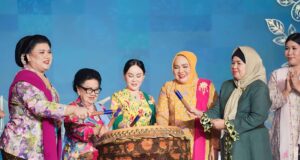 Persatuan Istri Karyawan BP Batam Gelar Perayaan Hari Kebaya Nasional