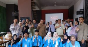 Dorong Wirausaha Muda Lebih Profesional, FEBM UMRAH Gelar PKM Berbasis Keuangan, Branding, dan Digitalisasi