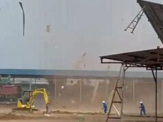 Angin Kencang Mengamuk di Tanjung Sengkuang, Pekerja Berhamburan Selamatkan Diri