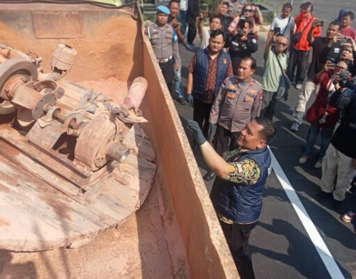 Ditreskrimsus Polda Kepri Tangkap Penambang Pasir Dekat Pemukiman Warga