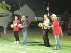 Warga Green Bay Gelar Turnamen Voli HUT RI, Camat Sekupang Tambah Hadiah Pemain Terbaik