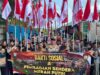 Sambut HUT ke-81 RI, Ditsamapta Polda Kepri Bagikan 100 Bendera Merah Putih dan Salurkan Sembako untuk Warga Batu Merah