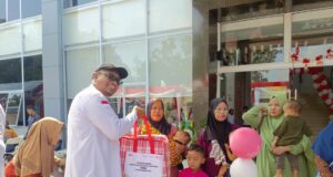 Rumah Zakat Raih Penghargaan Kolaborasi dari BKKBN dan Salurkan 10 Paket Bantuan untuk Keluarga Risiko Stunting di Kepri