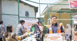 Ringankan Beban Warga, Rumah Zakat Gelar Pasar Murah Berdaya Bersama Lotte Grosir dan Bulog Batam di Tanjung Teritip