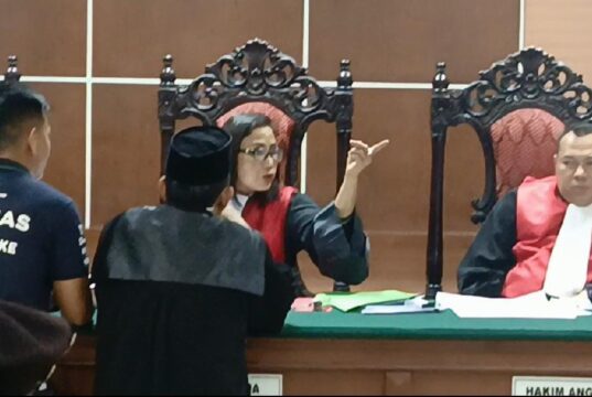 Hakim Tegur Saksi di Sidang Kematian Anggota Samapta Polda Kepri “Jangan Anggap Hakim Tak Ada Pistol, Tak Bisa Menahan Saksi,”