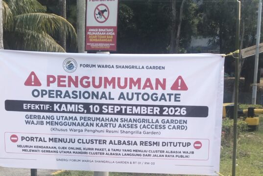 Jalan Umum Digembok, Warga Desak Portal Dibongkar