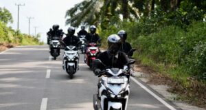 Berkendara Saat Asap Mengganggu Jarak Pandang, Ini yang Perlu Diperhatikan