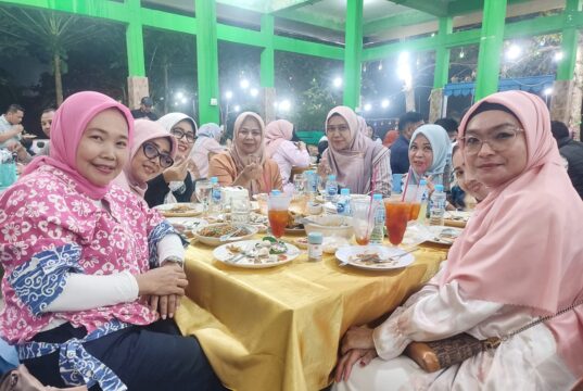Hangat Semangkuk Laksa dan Pesan Kekompakan Dewi Ansar di Pulau Penyengat