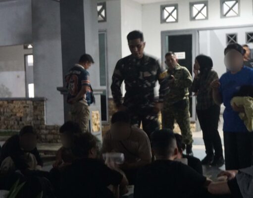 TNI AL dan Satgas POA BAIS TNI, Gagalkan Keberangkatan Ilegal 12 WNA Vietnam di Batam